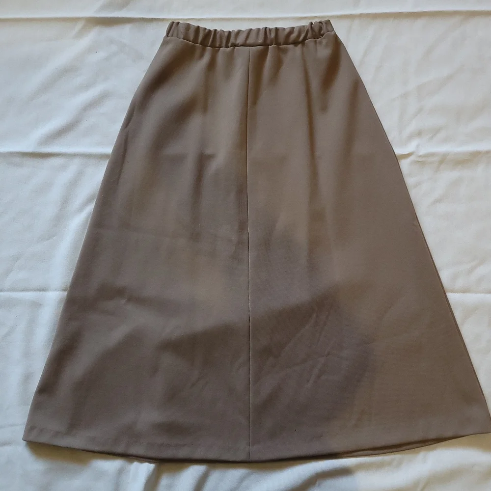 Devon Brown Three-Piece Suit Set - Picture 6 of 7